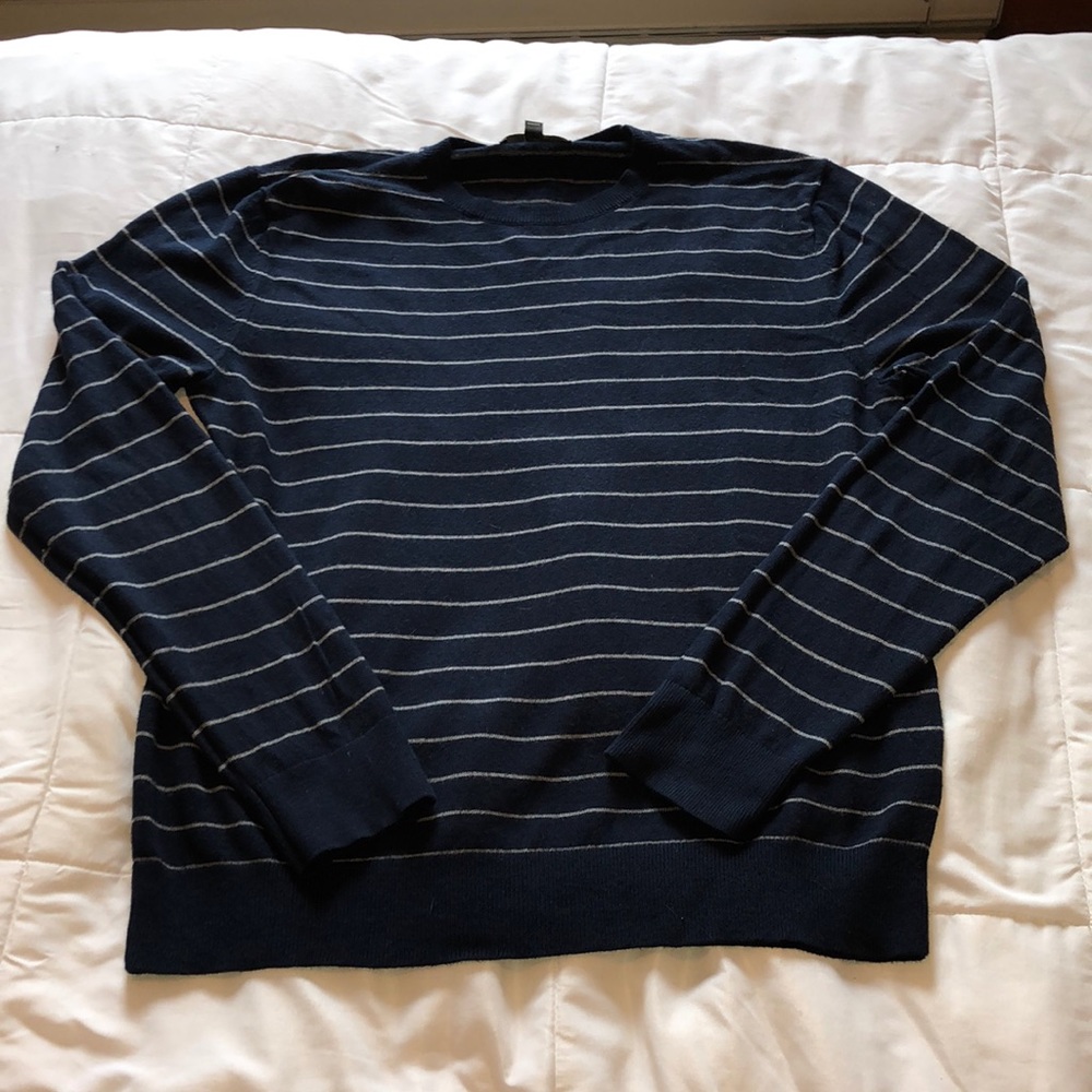 Banana Republic Men’s Sweater - Picture 1 of 3